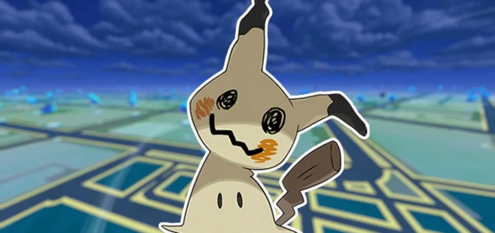 Créature fantomatique déguisée en peluche jaune dans un décor nocturne urbain stylisé sombre.